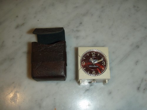 Vintage TIMEX Mini-Alarm Reise Würfelform UHR mit Etui
