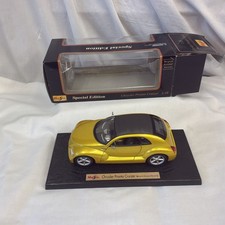 Maisto Chrysler 1:18 Diecast Model Car Metal Plastic Pronto Cruizer Concept Gold