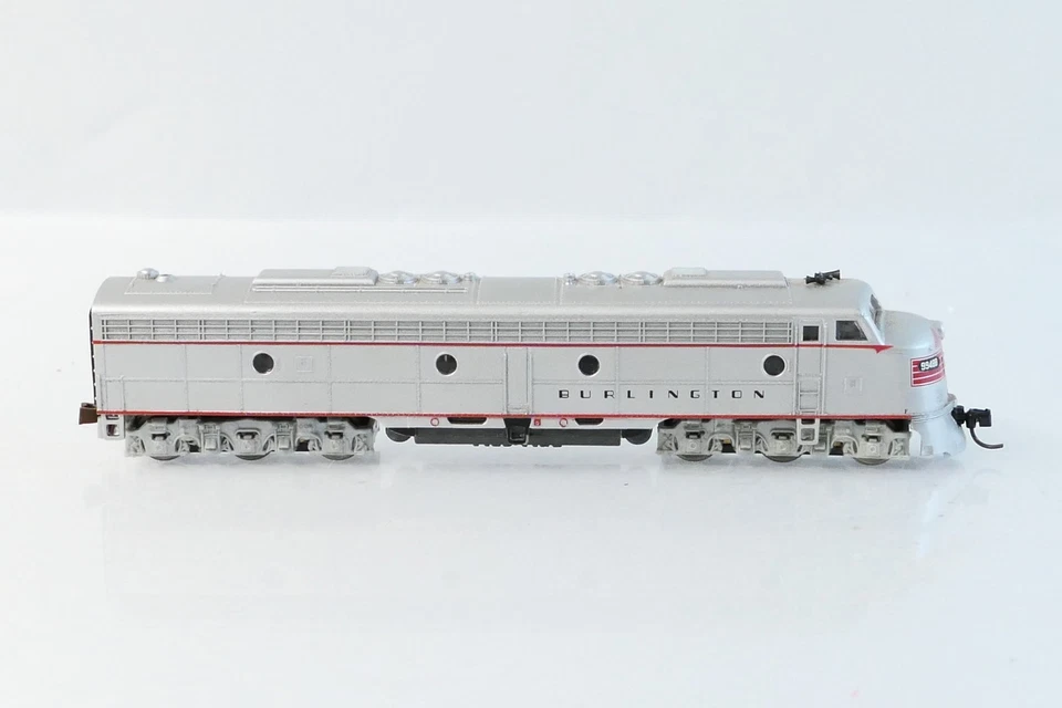 Life Like 7207 N Scale DC Locomotive Burlington 9948B E8/9B CB&Q - Image 2 of 4