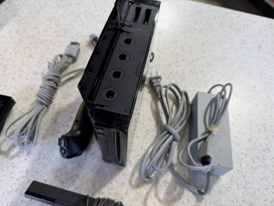 NINTENDO WII SYSTEM REMOTE NUNCHUK CONSOLE BLACK VERY NICE SHAPE ...