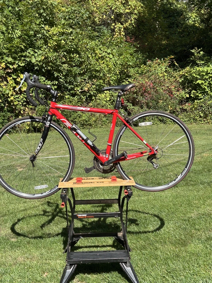 Womens Felt brand red road bike used for sprint triathlons  - Image 2 of 4