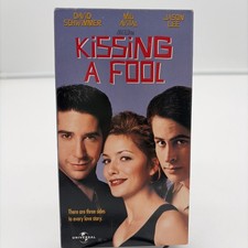 Kissing a Fool (VHS, 1998, slipcover) David Schwimmer, Jason Lee, Mili Avital