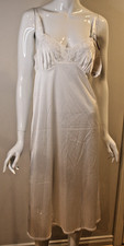 NWT Vassarette Signature Lace Women's Full Slip White 10105 Size 36/28"