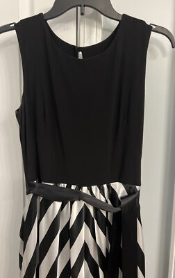 betsy and adam black and white dress Betsy & Adam Women's Sleeveless V-Neck Gown - Navy/Gold