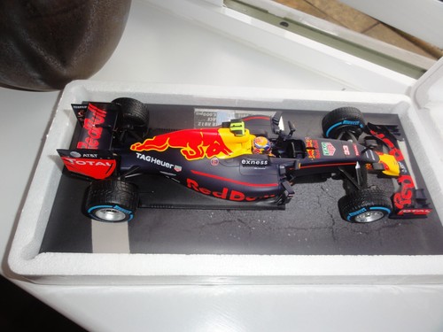 Max Verstappen Red Bull RB12 Tag Heuer 2016 F1 MINICHAMPS 1:18 3rd Brazil Wets - Picture 14 of 15