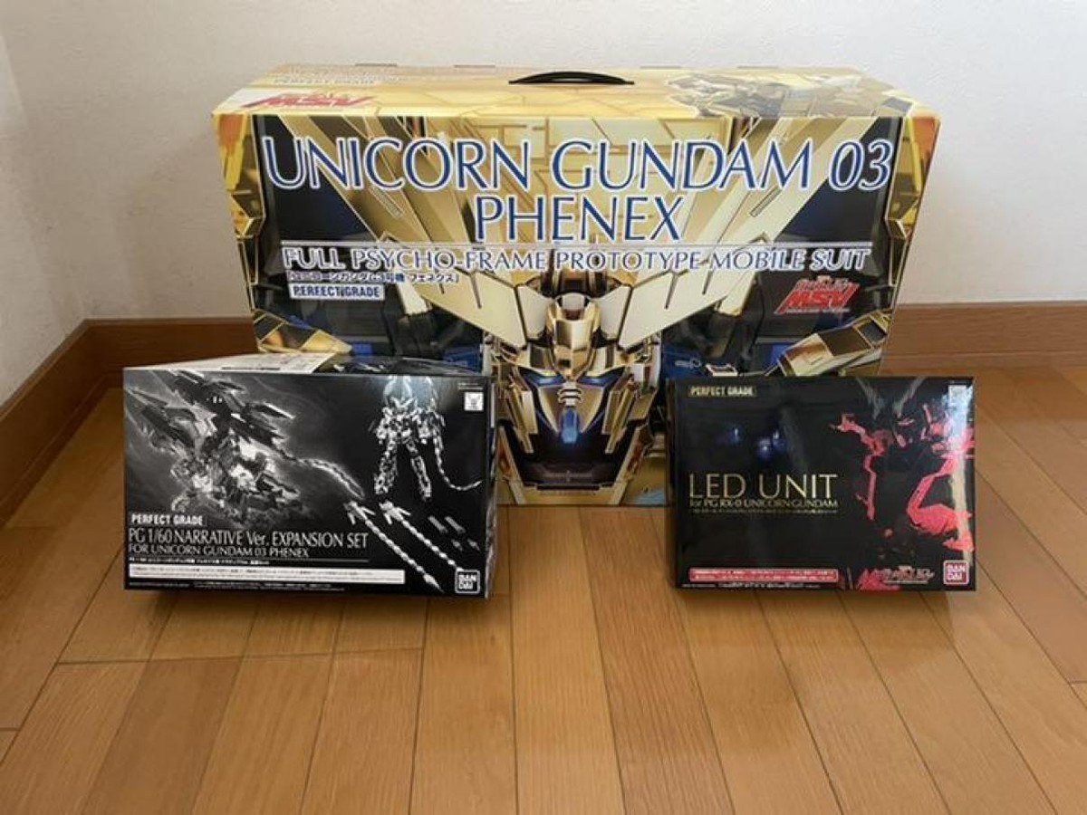 BANDAI 1/60 PG RX-0 Unicorn Gundam Unit 3 Phenex + expansion set +