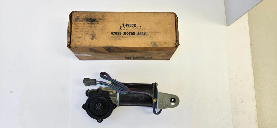 Dodge Plymouth Chrysler 1969-73 carrocería en C motor ventana eléctrica trasera izquierda 2999337 nuevo de stock Foto 3 de 4