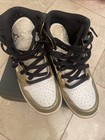Youth Air Jordan 1 Mid SE Gold/black/white Size 5Y Box Included — photo 4