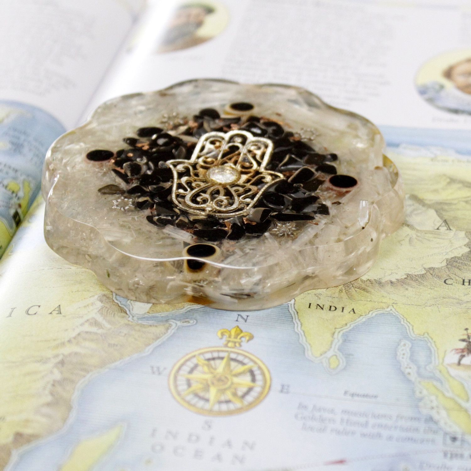 Orgonite Desk Power Packs - Hamsa with Sellonite Med Crystal