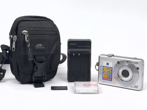 Sony Cybershot DSC-W30 Digital Camera 6 MP with Battery & Charger Tested