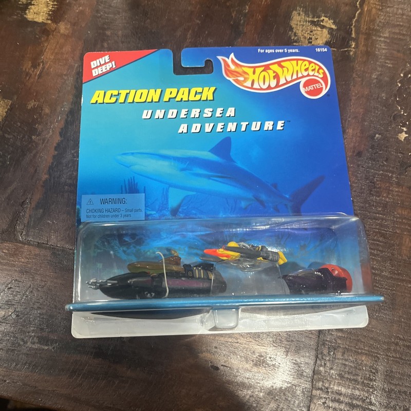 1996 Mattel Hot Wheels Action Pack Undersea Adventure Submarine New Vintage  NIB