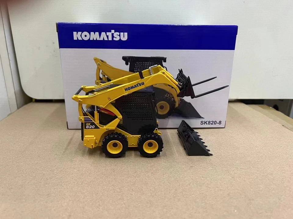 UH Komatsu SK820-8 Skid Steer Loader 1/25 Scale Diecast Car Toy Model Gift - Image 3 of 4