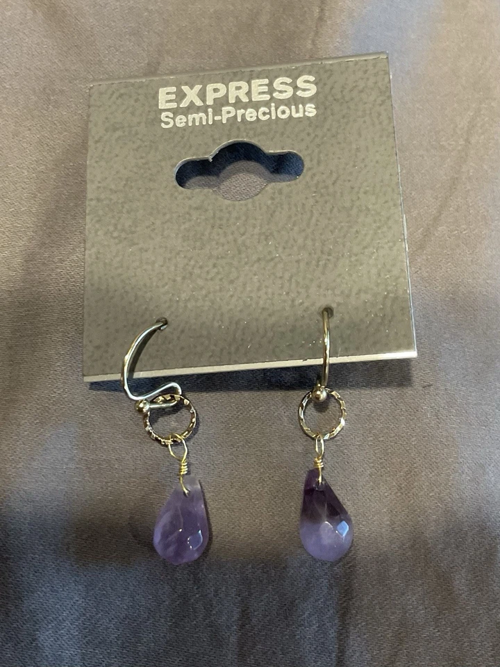 Pendientes semipreciosos Danty tono dorado EXPRESS originalmente $19,90 #1449 Foto 2 de 4