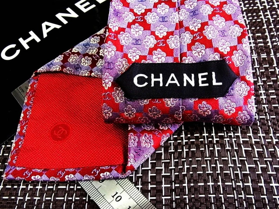 Corbata de seda Chanel antigua usada vintage para hombre clásica de lujo multicolor #704 Foto 2 de 2