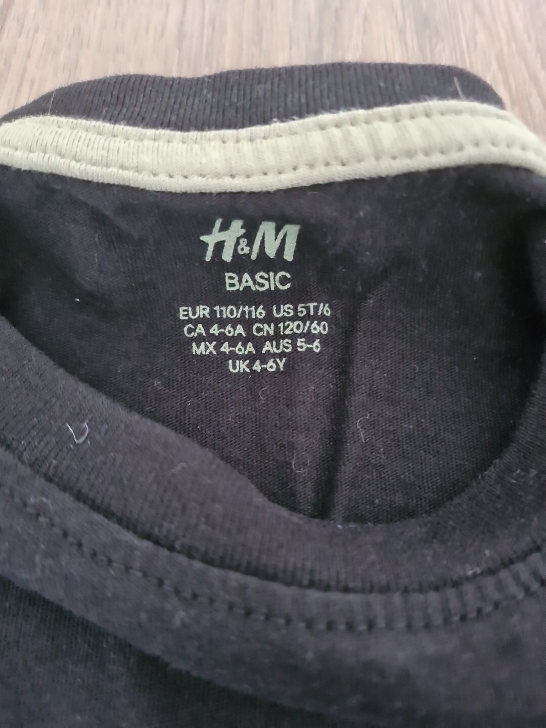 Boys 3 Pack of H&M Basic T-shirts Age 4-6 Years (110/116cm) in VGC RRP £8.99 image 4
