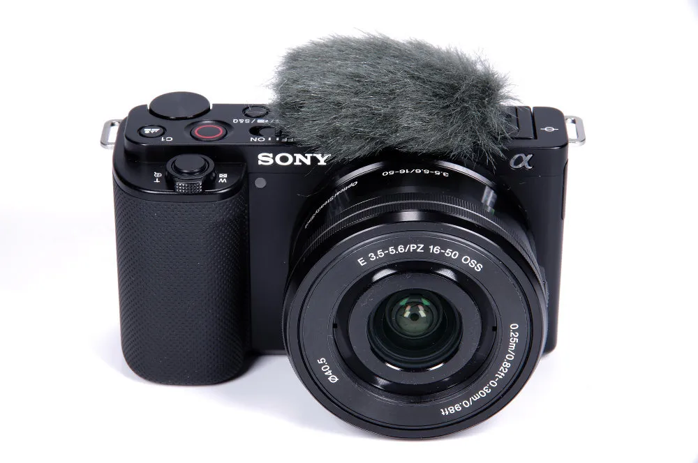 Sony ZV-E10 Mirrorless Camera with 16-50mm Lens (Black) with Accessories  Kit ILCZV-E10L/B AK