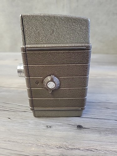 Bell & Howell Two Fifty Two 252 8mm Home Movie Camera Original 1950's - Picture 15 of 20