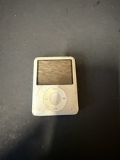 Apple iPod Nano MP3 Player 3rd Gen. A1236 Silver 4GB BROKE PARTS/REPAIR