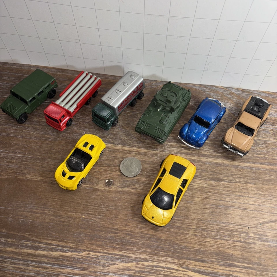 Lote de 8 vehículos diecast Maisto 1:64 VW Bug, Lamborghini, camiones + Foto 2 de 4