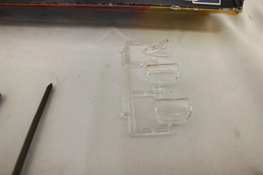 Vintage MPC F-105G Thunderchief Jet Fighter Aircraft 1:72 Model in Box - Image 3 of 4