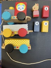 Vintage wooden, Pull Along Train, Children's Toy, early 2000's. Good condition.