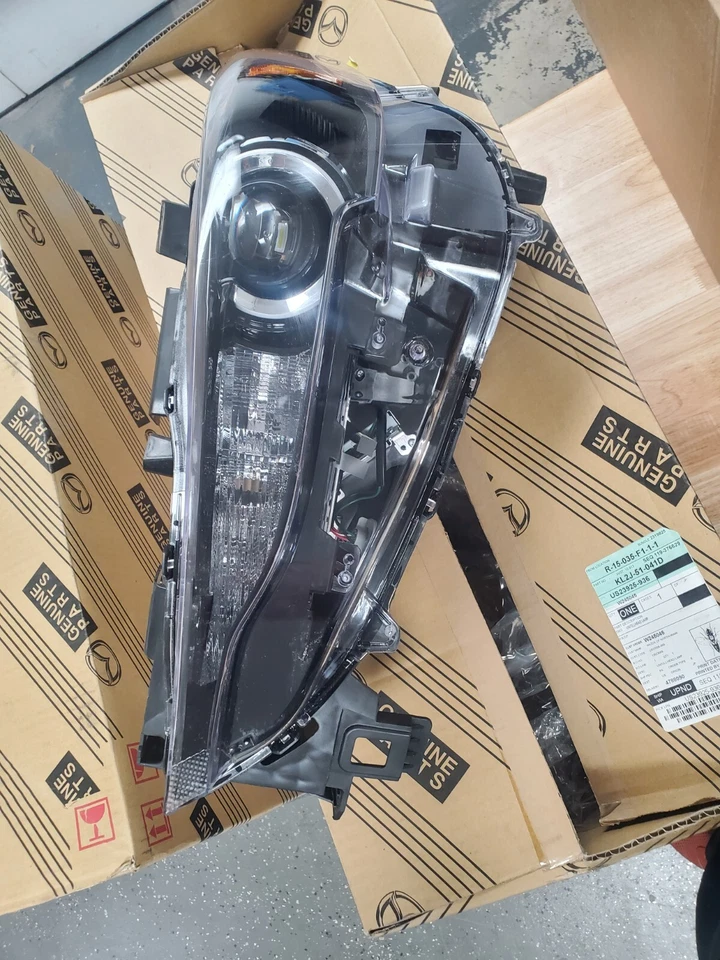 Composite Right Headlamp - 2017-2022 Mazda CX5 (KL2J-51-031D)  - Image 2 of 3