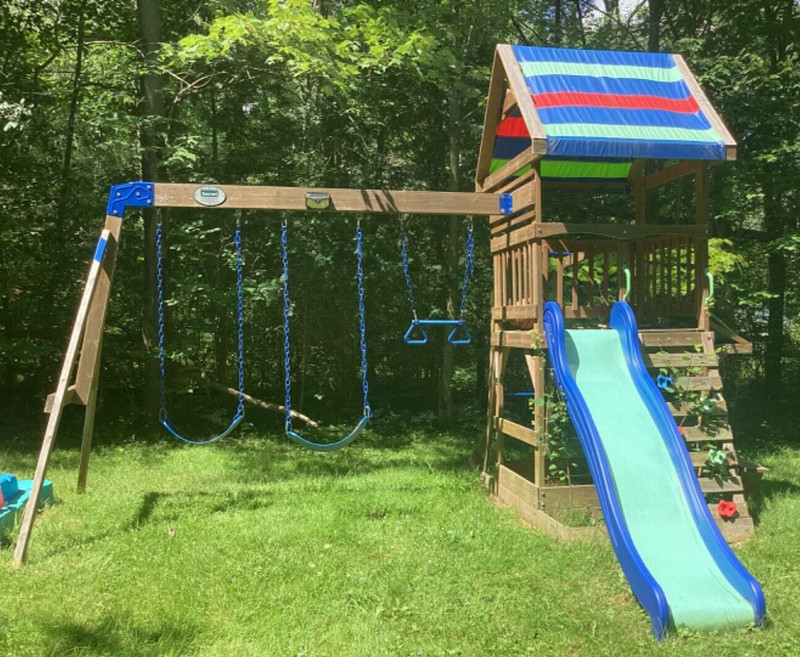 Backyard Children's Swing Playset