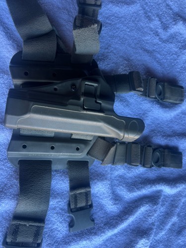 Fixed RH Blackhawk Serpa Holster Beretta 92/96 Drop Leg C1370 M9 9MM ACU Foliage - Picture 1 of 7