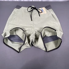 NWT Chubbies The Sage Stage 7” Yoga / Swim Hybrid Shorts  Small