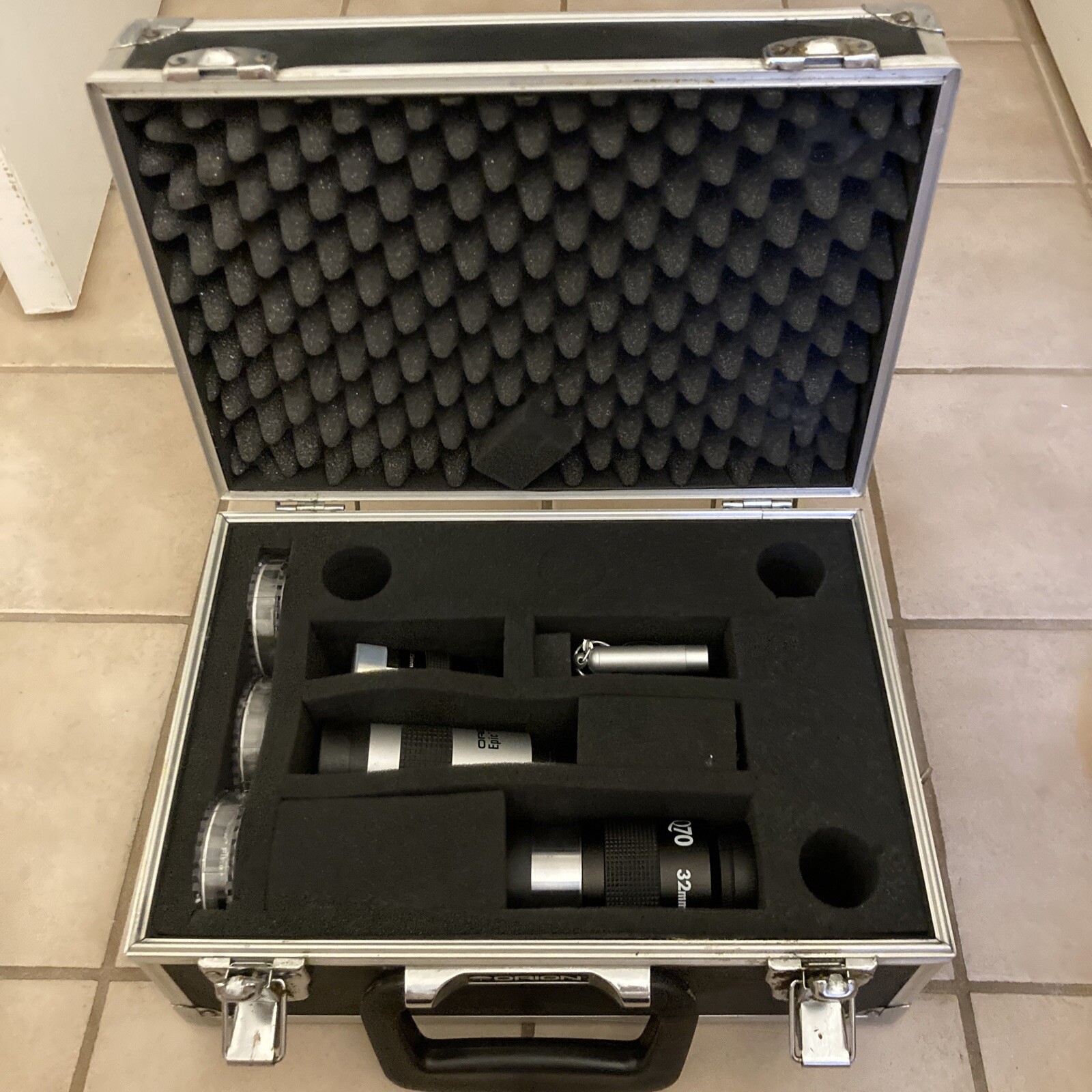 Orion Telescope Eyepieces with case Q70 32mm Epic ED-2 5.1mm