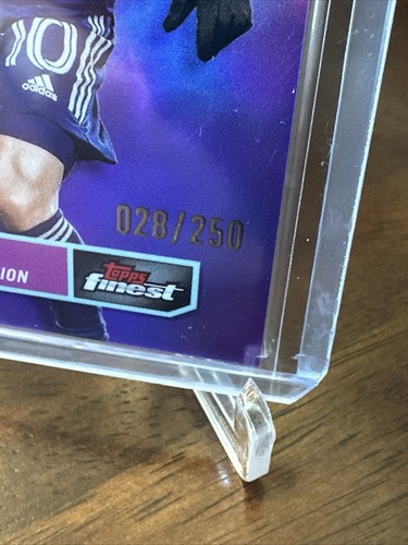 2023 Topps Finest MLS CARLES GIL PURPLE REFRACTOR NEW ENGLAND REVS 28/250 #74 - Picture 3 of 3