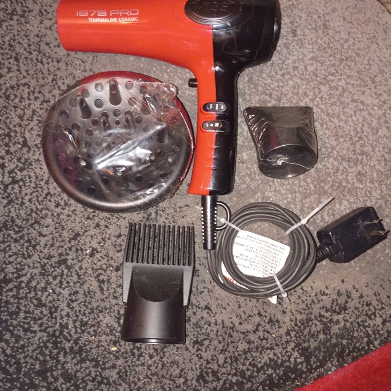 Kiss 1875 PRO Tourmaline Ceramic Hair Dryer  W/ 3 Red Diffuser Attachment Combs