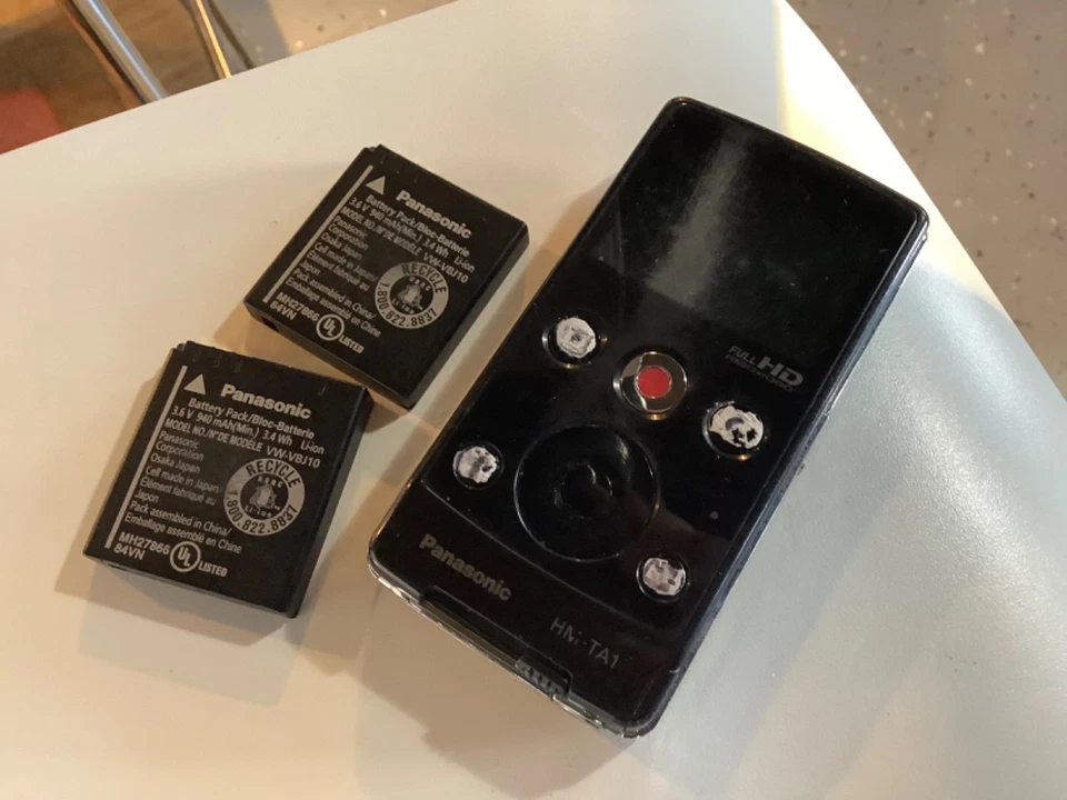 松下 HM-TA1H 摄像机 - 灰色 + 2 电池 — 第 2/2 张图片