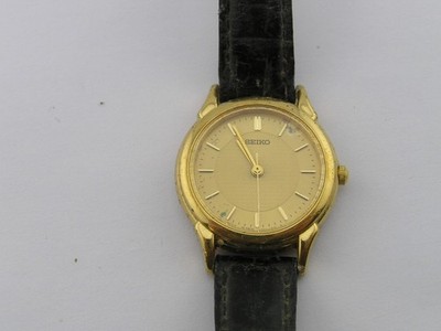Seiko Quartz Dress Watch Womens Gold V701-1930 Textured Dial Vintage Vintage Seiko Quartz V701-1930 Gold Dress | Mercari main image 3
