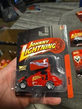 2010 Johnny Lightning 1:64 Hoosier Racing Red Sprint Car