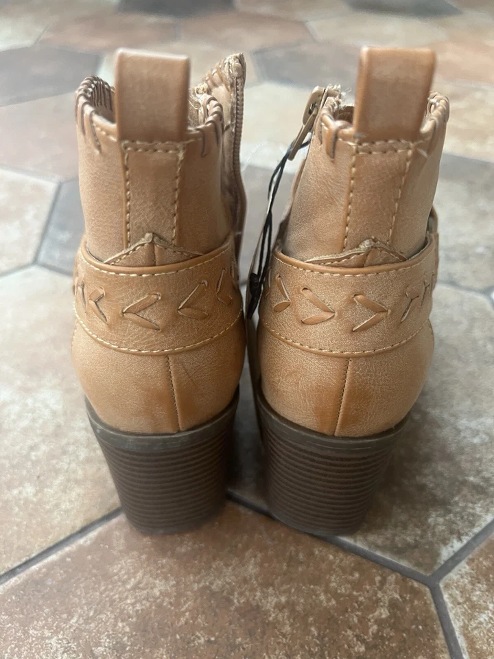 Frye Palma Stacked Heel Booties Light Tan Women's Size 8 NWT - Image 3 of 4