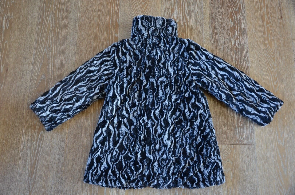 Abrigo de piel sintética Eliane et Lena Girls talla 6 usado en excelente estado Foto 3 de 4