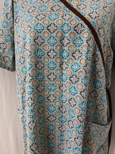 Damen XL Scrubs Top SB Scrubs blau braun Fliesenmuster Kurzarm - Bild 4 von 10