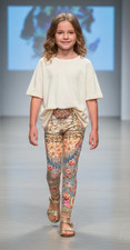 NEW CAMILLA JEANNE QUEEN KIDS LEGGINGS 8 .
