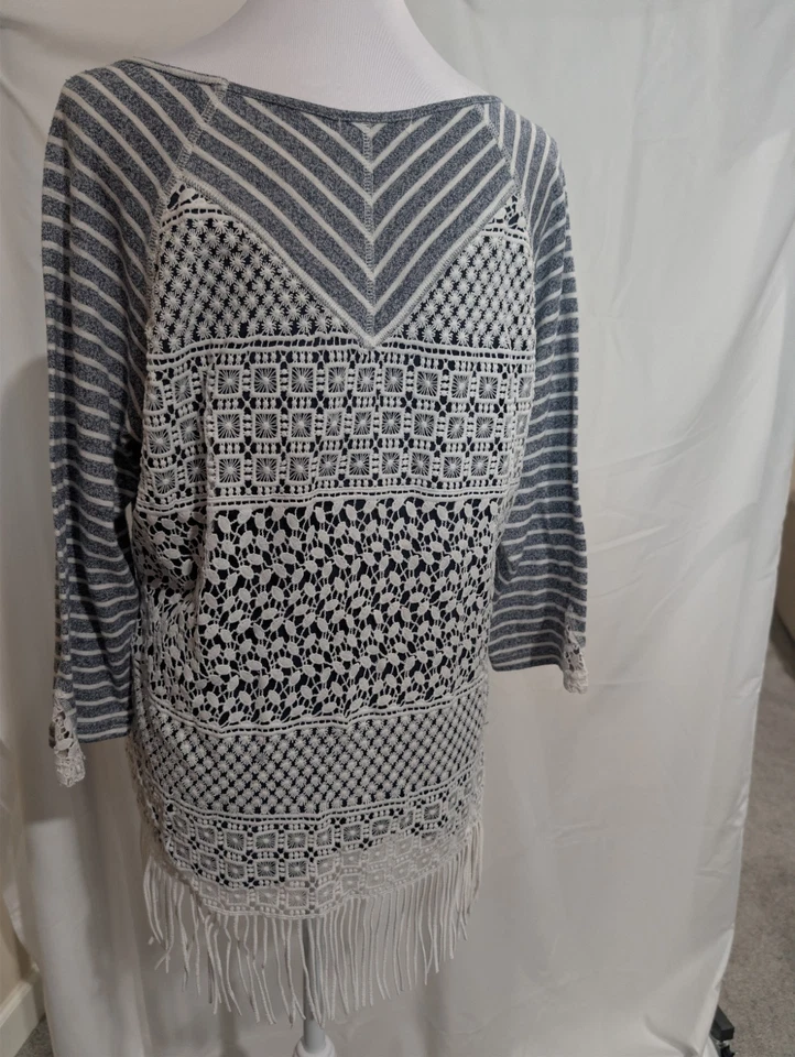 Camisa Erin Londob Flecos Dobladillo Top Blanco Encaje Crochet Para Mujer Talla Mediana Boho Usada en Excelente Condición Foto 4 de 4