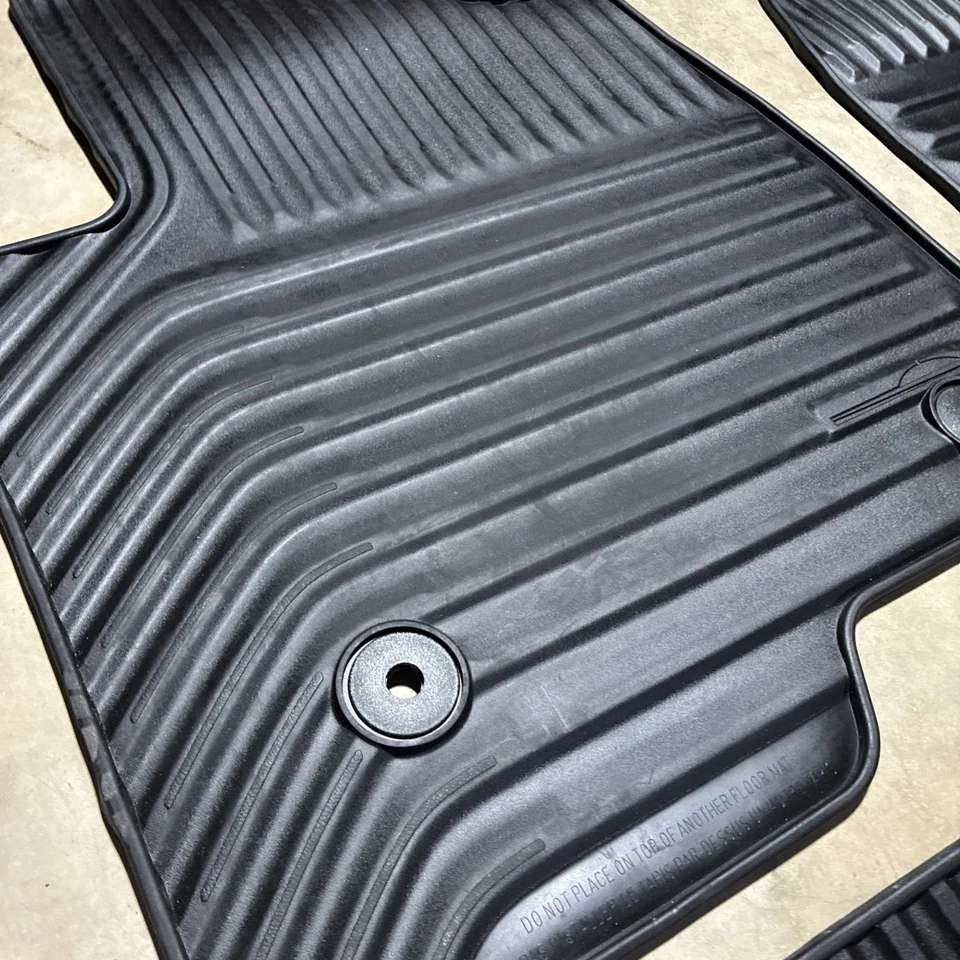 2019-2025 Silverado Sierra Crew Cab OEM GM Black All Weather Floor Mats 4 Pc Set Foto 3 de 4