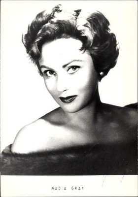 Ak Schauspielerin Nadia Gray, Portrait, Ohrringe, Autogramm - 4000736