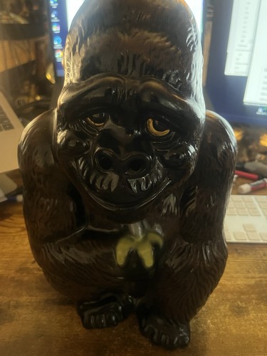 Vintage SMILING GORILLA BLACK WITH YELLOW BANANA STATUE Great Shape 12in Tall