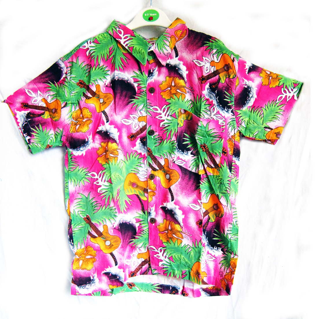 The Hawaiian shirt 本 Boy's loud Hawaiian shirt, for 14 year old, 40