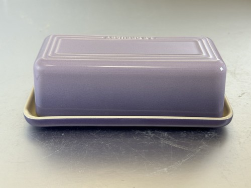 "Purple” Signature Butter Dish LE CREUSET Stoneware NWT Covered Single Stick - Picture 6 of 7
