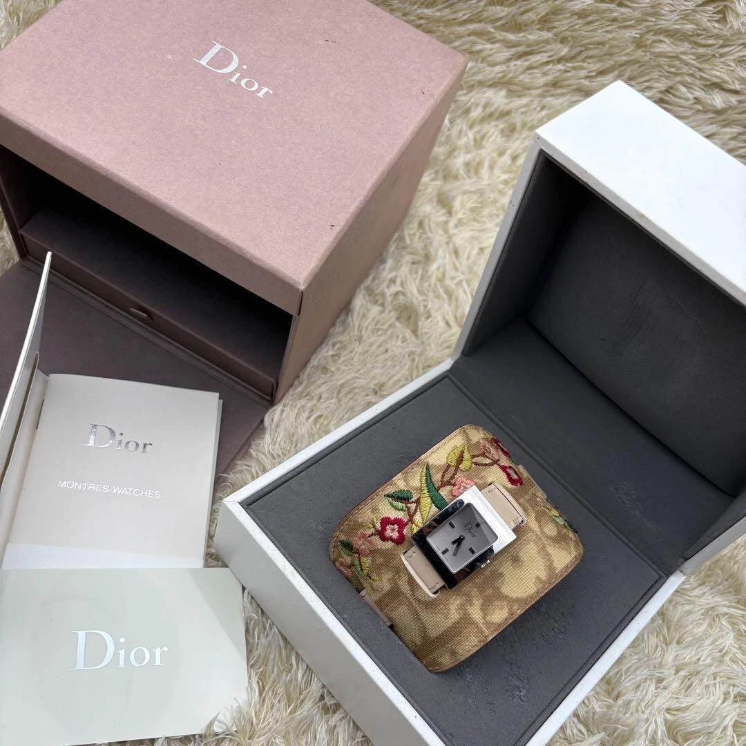 Montre Dior Trotter Bracelet Brodé pour Femme Prix Le Plus Bas Épuisé Articles Occasion