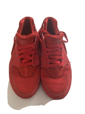 red huaraches size 5