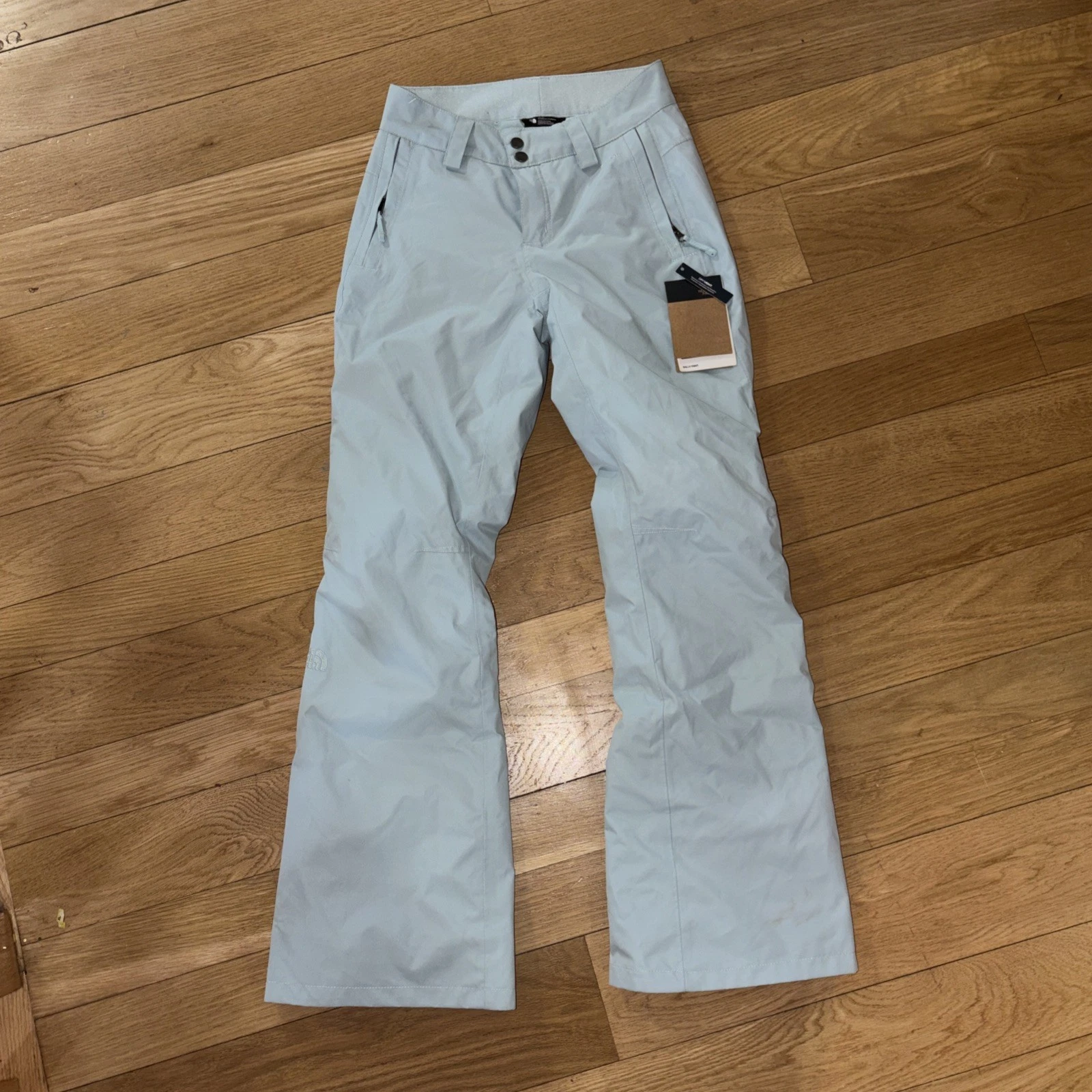 NWT North Face Sally Insulated Snowpants Medium Regular Cloud Blue Teal Mint
Opens in a new window o
