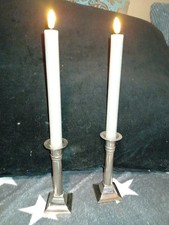zwei sch&ouml;ne S&auml;ulen Kerzenst&auml;nder versilbert/verchromt vintage 15,5 cm 330gr.