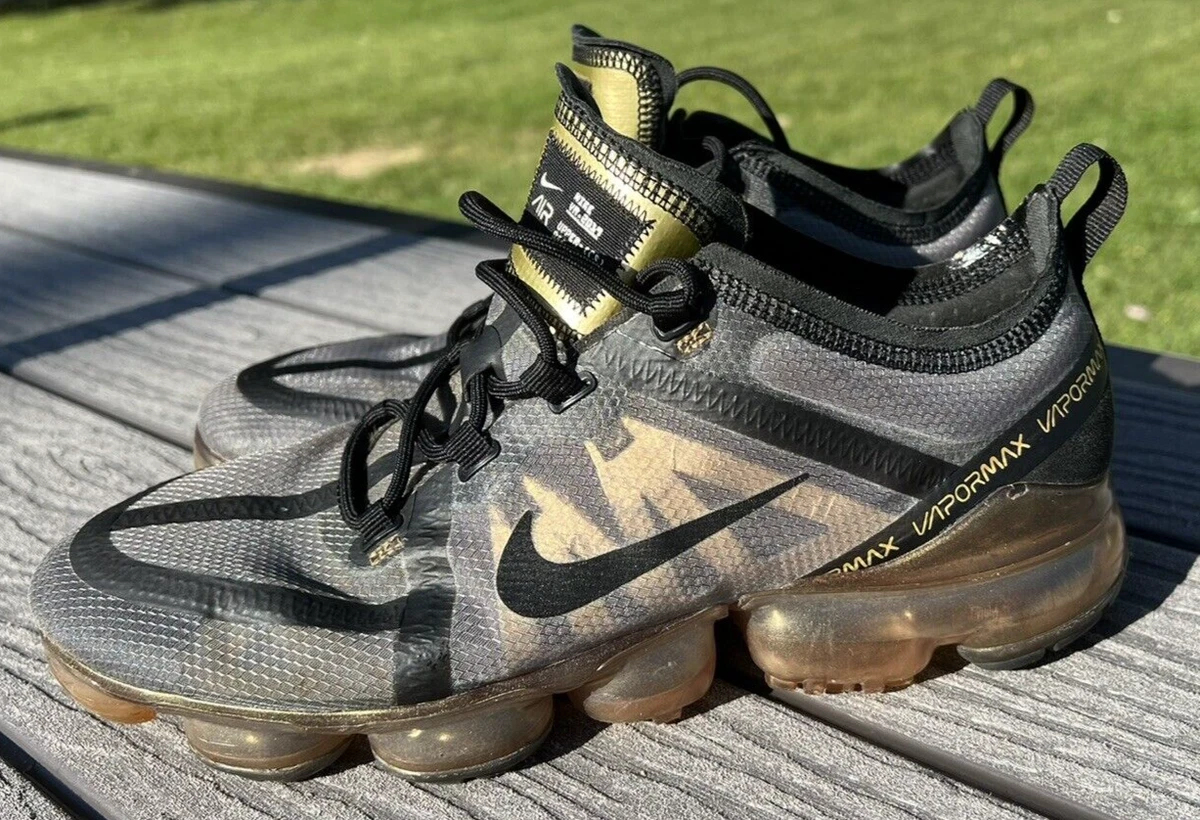 Air vapormax 2019 black hotsell metallic gold